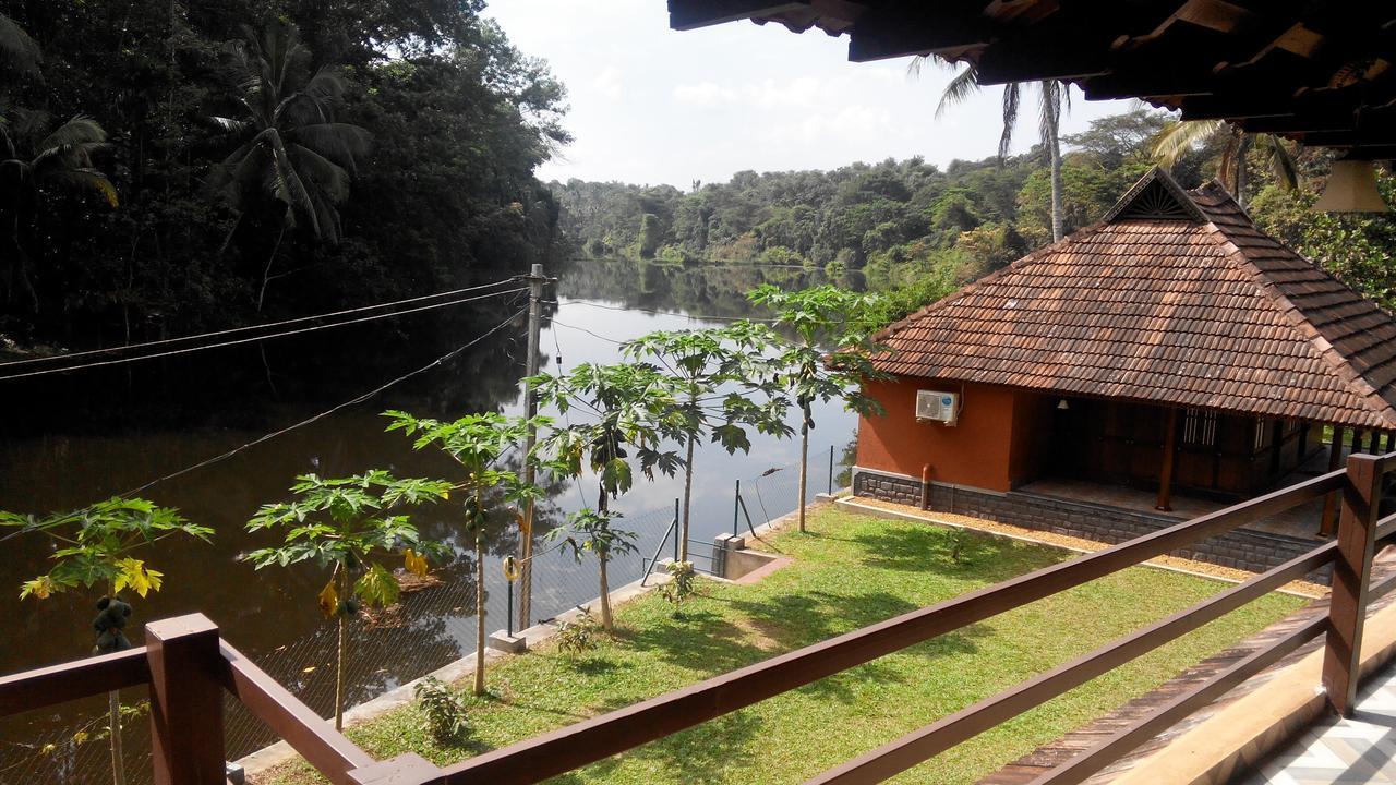 7Th Heaven Resorts Kochi Extérieur photo