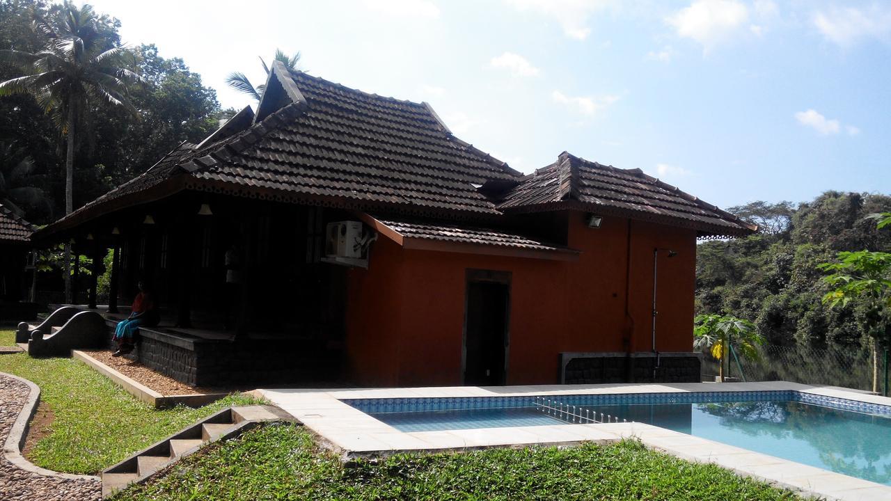 7Th Heaven Resorts Kochi Extérieur photo