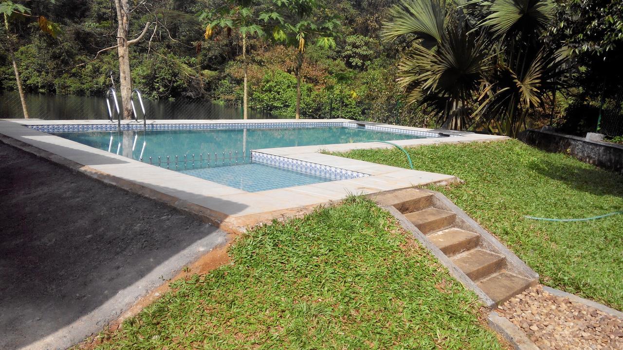 7Th Heaven Resorts Kochi Extérieur photo